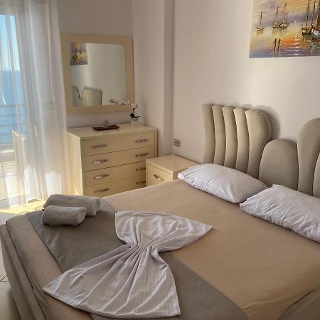 Apartment With Huge Sea View Balcony Sarandë Eksteriør bilde