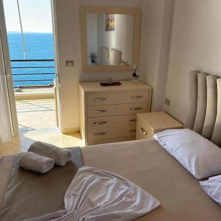 Apartment With Huge Sea View Balcony Sarandë Eksteriør bilde
