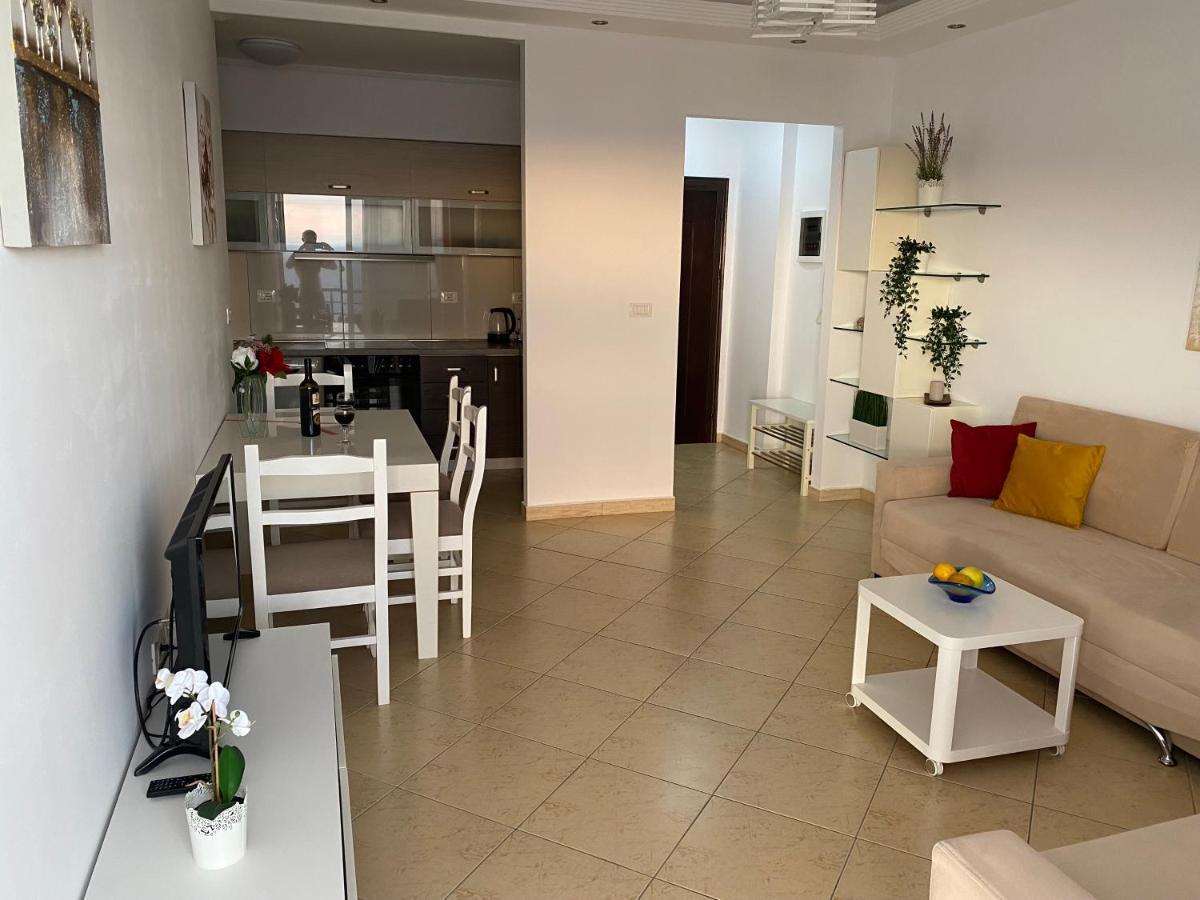 Apartment With Huge Sea View Balcony Sarandë Eksteriør bilde