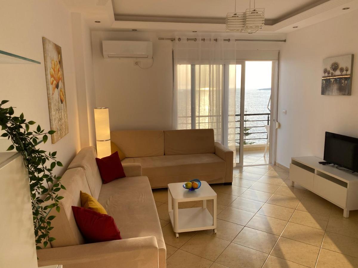 Apartment With Huge Sea View Balcony Sarandë Eksteriør bilde