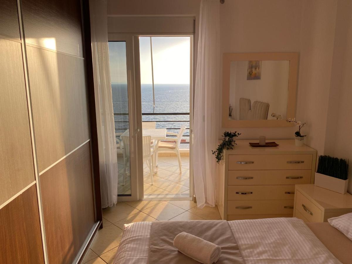 Apartment With Huge Sea View Balcony Sarandë Eksteriør bilde